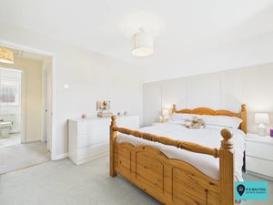 Bedroom- click for photo gallery